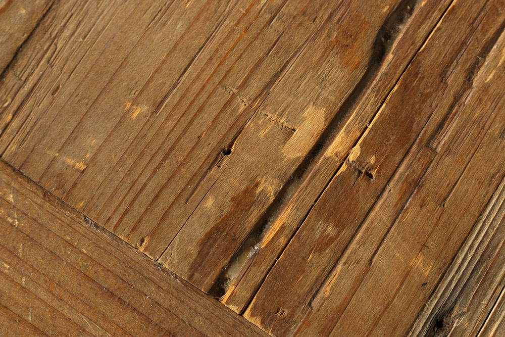 Rustic Style Dining Table with Distressed Wood Top and Metal  Legs