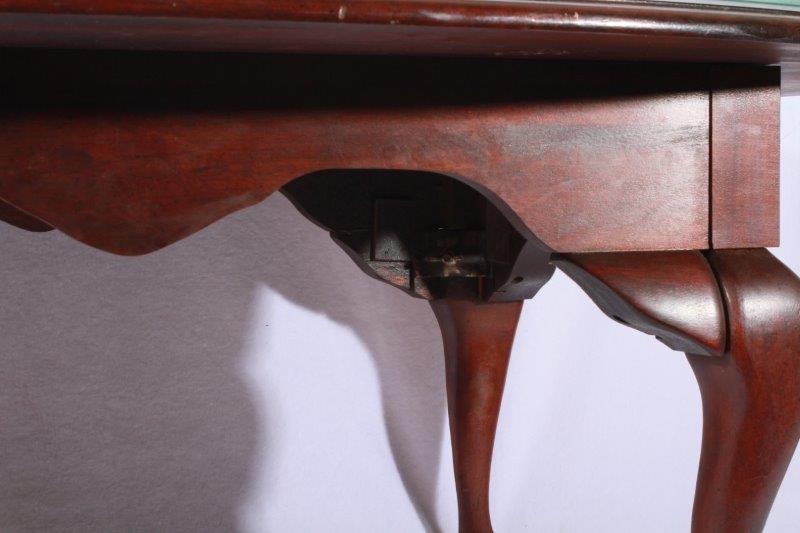 Queen Anne Style Oval Coffee Table