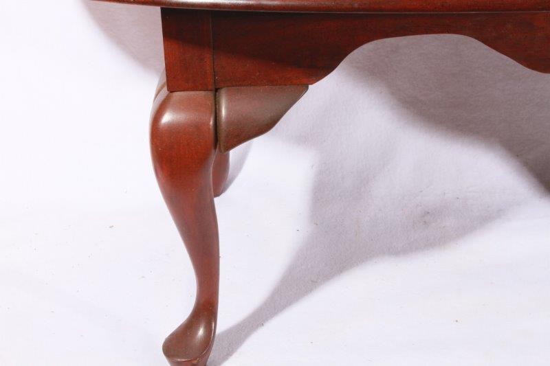 Queen Anne Style Oval Coffee Table
