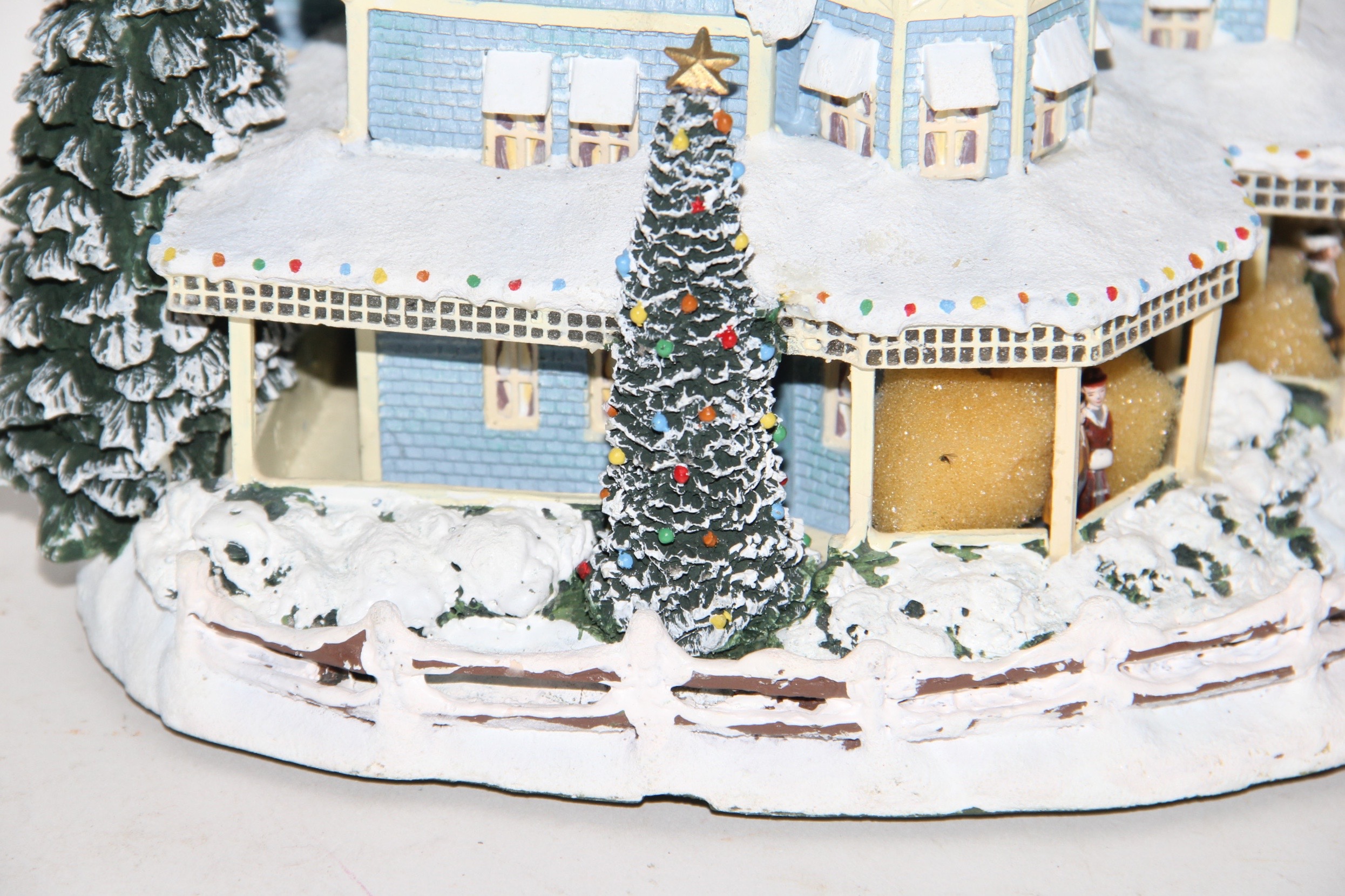 Pair of Thomas Kinkade Hawthorne Village Houses
