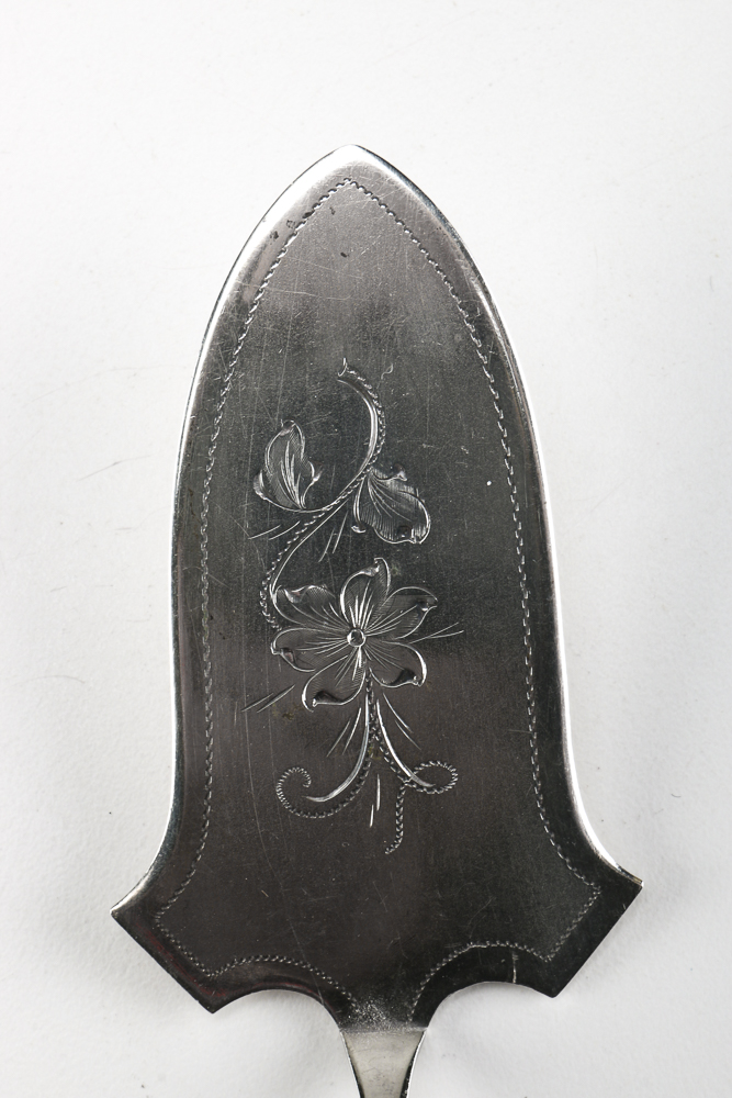 1934 Finnish 813H Silver Cake Server