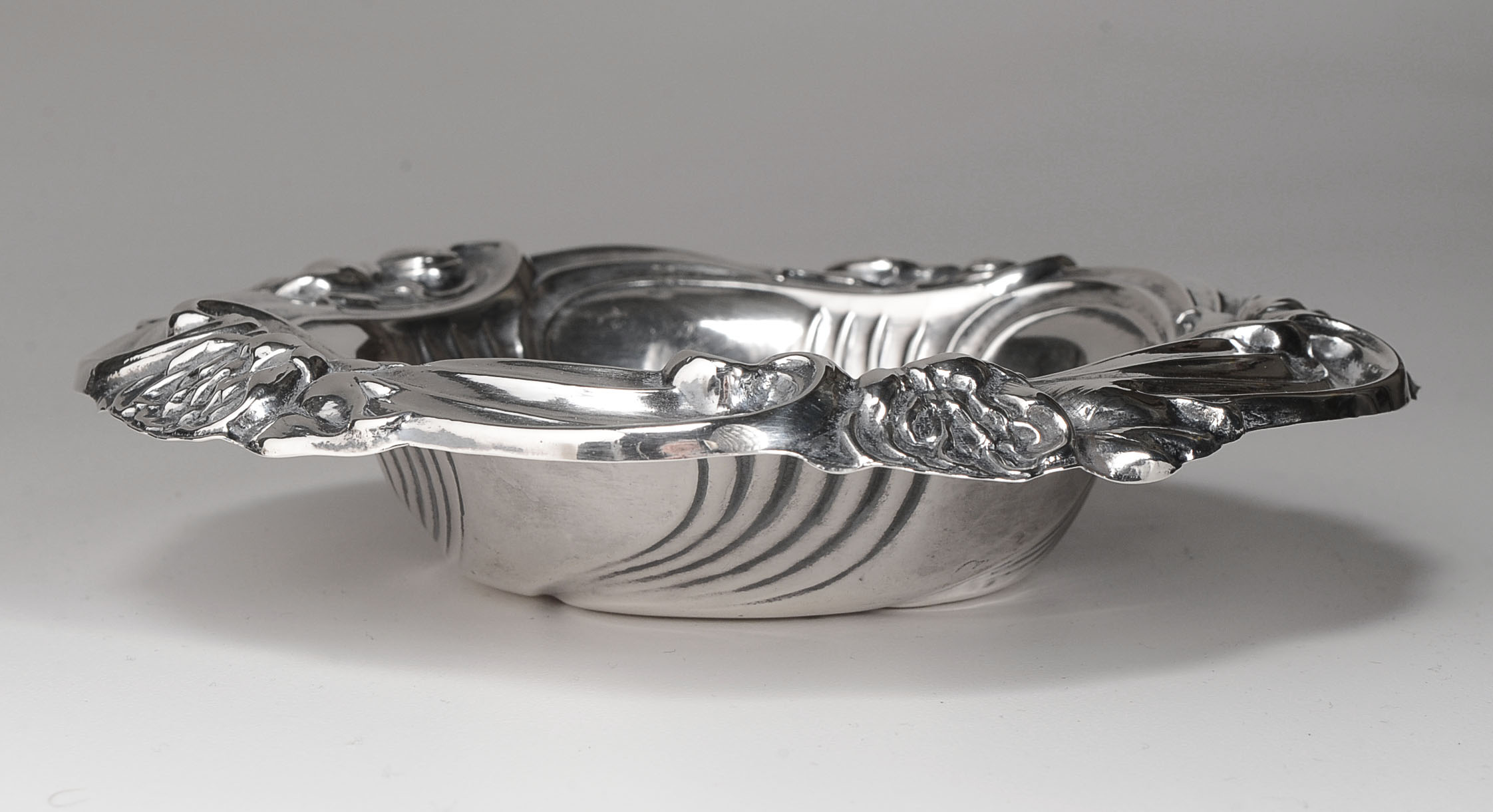 Whiting Art Nouveau Water Lily Sterling Silver Floral Repoussé Bowl