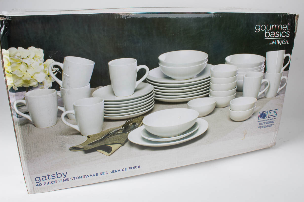 Gourmet Basics by Mikasa "Gatsby" 40 Pc Dinnerware in White Service for 8