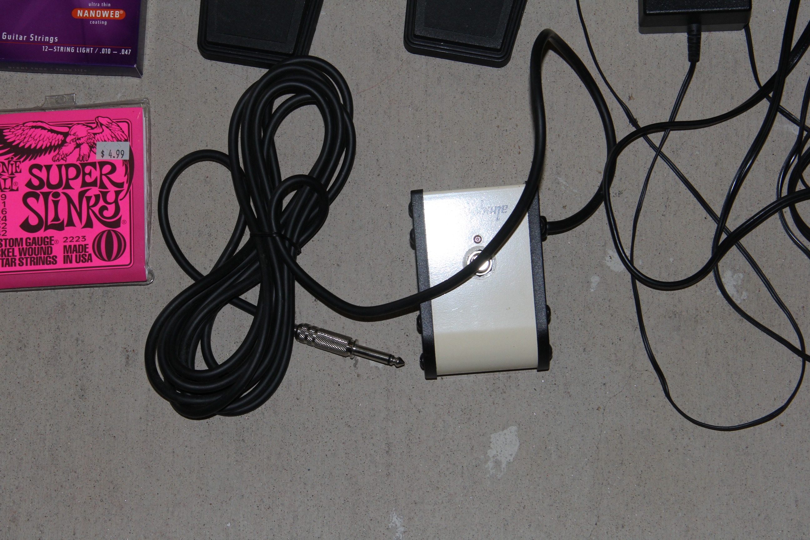 Epiphone Guitar Pedal and Guitar Accessories