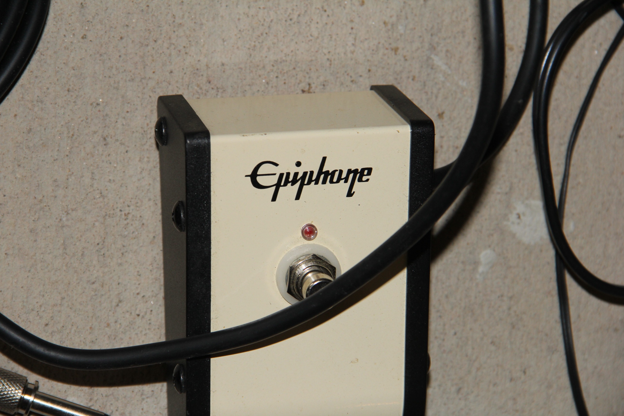 Epiphone Guitar Pedal and Guitar Accessories