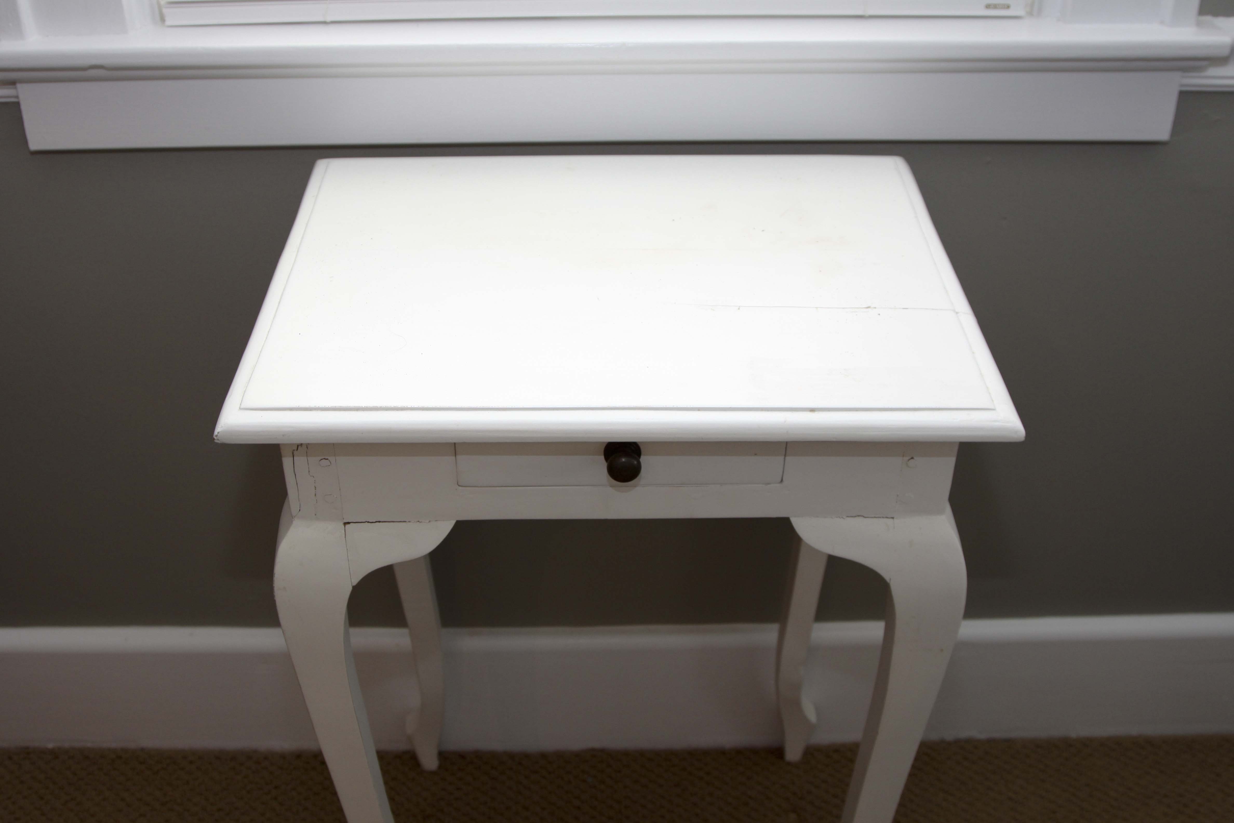Vintage White Painted Queen-Anne Style Side Table