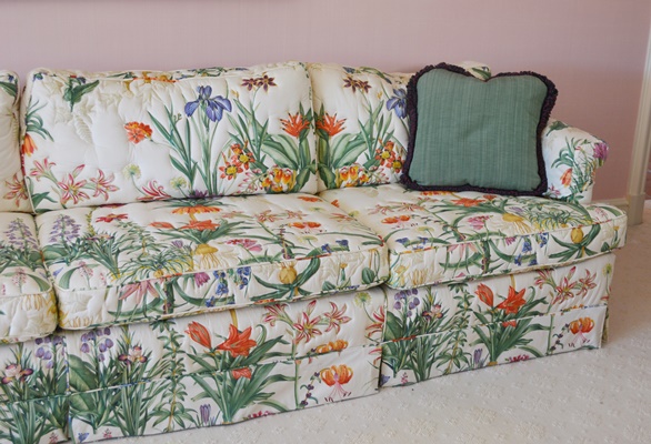 Quilted Floral Patterend Sofa