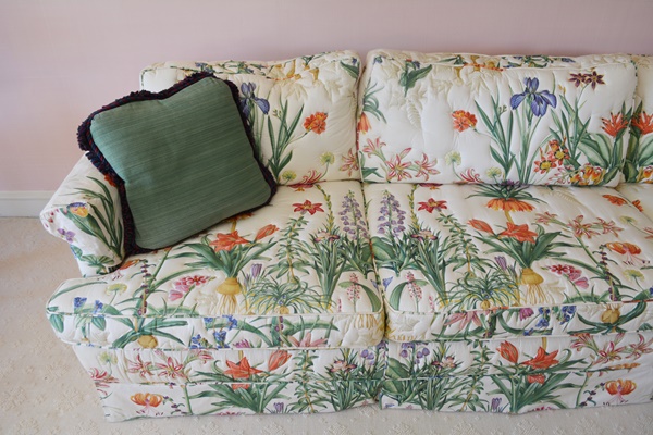 Quilted Floral Patterend Sofa