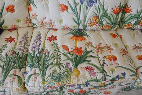 Quilted Floral Patterend Sofa