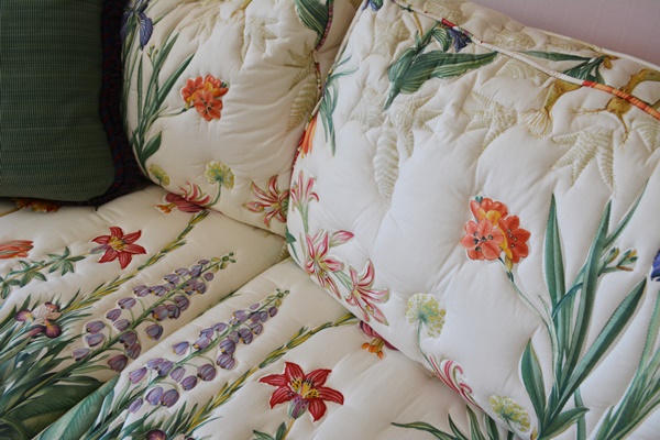 Quilted Floral Patterend Sofa