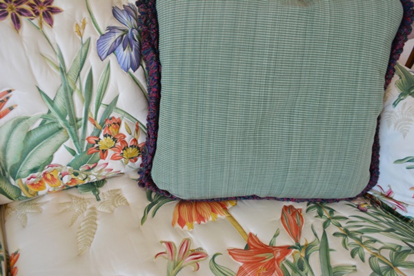 Quilted Floral Patterend Sofa