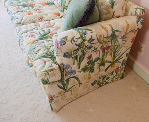 Quilted Floral Patterend Sofa