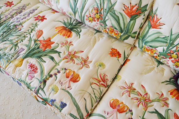 Quilted Floral Patterend Sofa