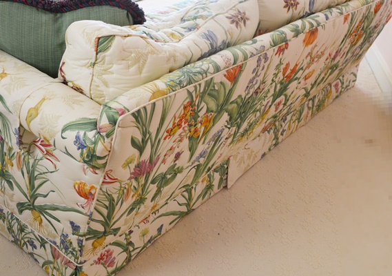 Quilted Floral Patterend Sofa