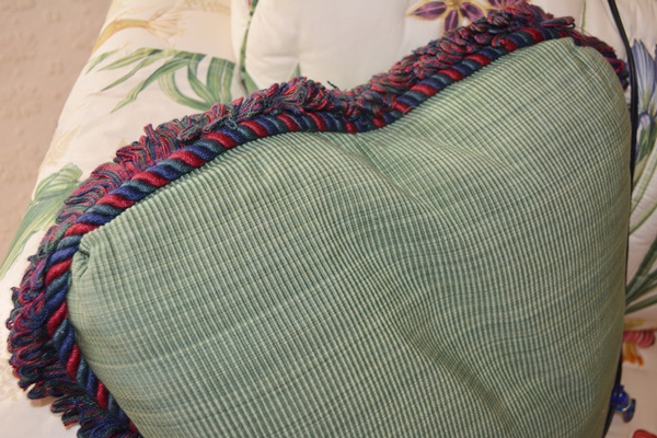 Quilted Floral Patterend Sofa