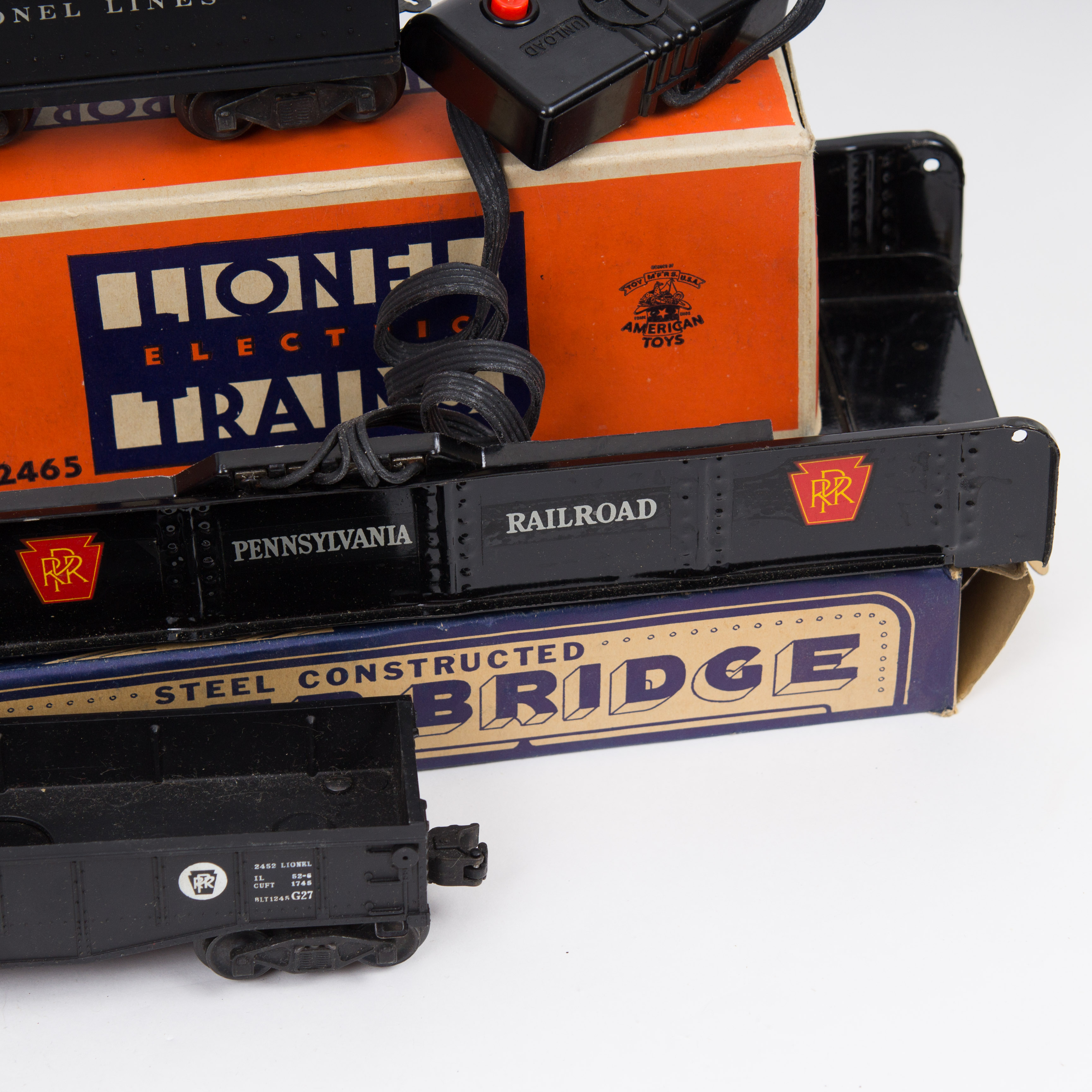1940s Lionel Electric Train Set with Original Boxes