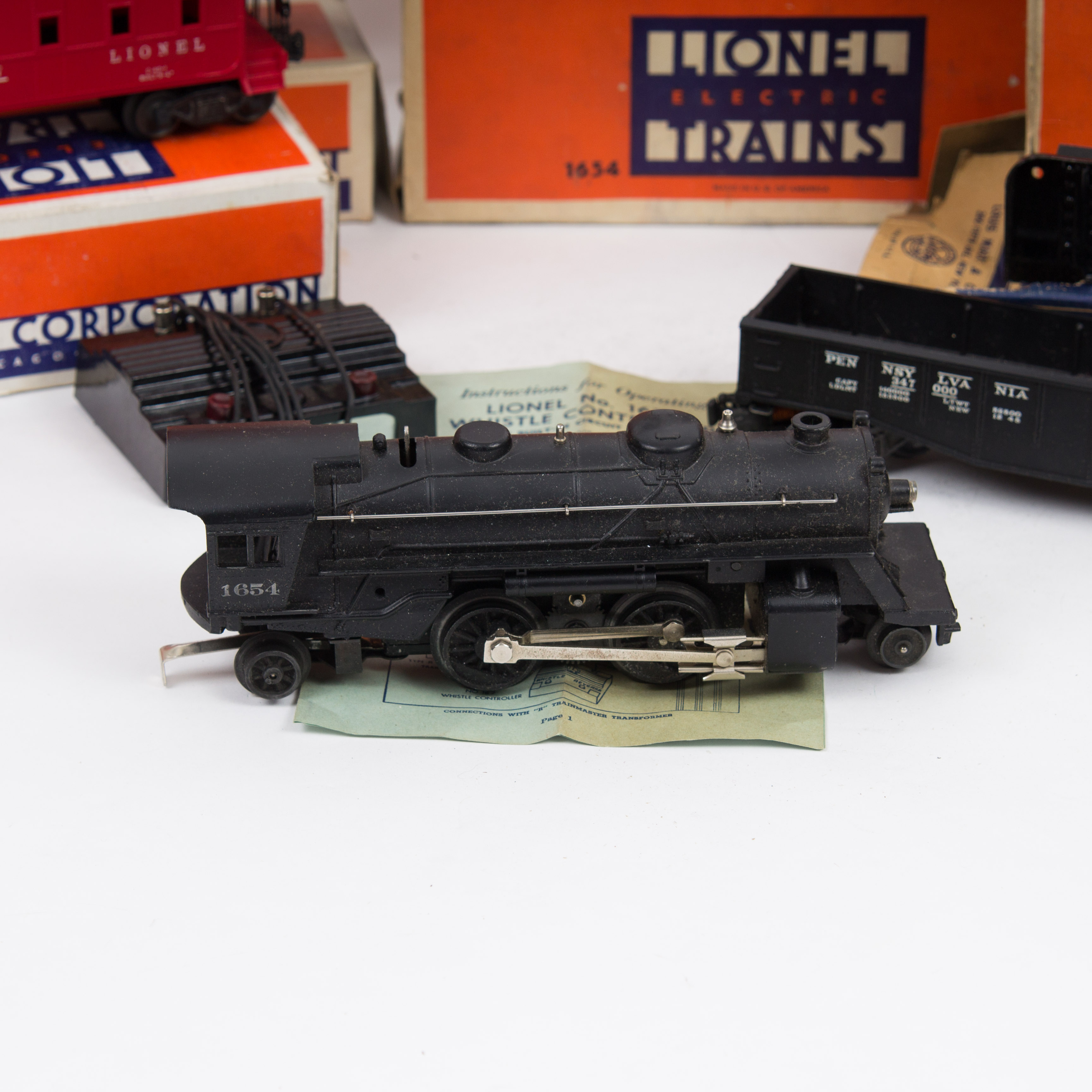 1940s Lionel Electric Train Set with Original Boxes