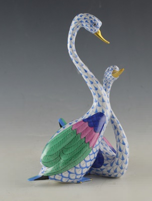 Herend Pair of Swans Porcelain Figurine