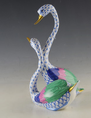 Herend Pair of Swans Porcelain Figurine