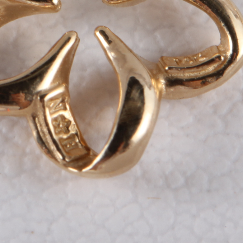 Na Hoku 14k Yellow Gold Hibiscus Flower Bracelet