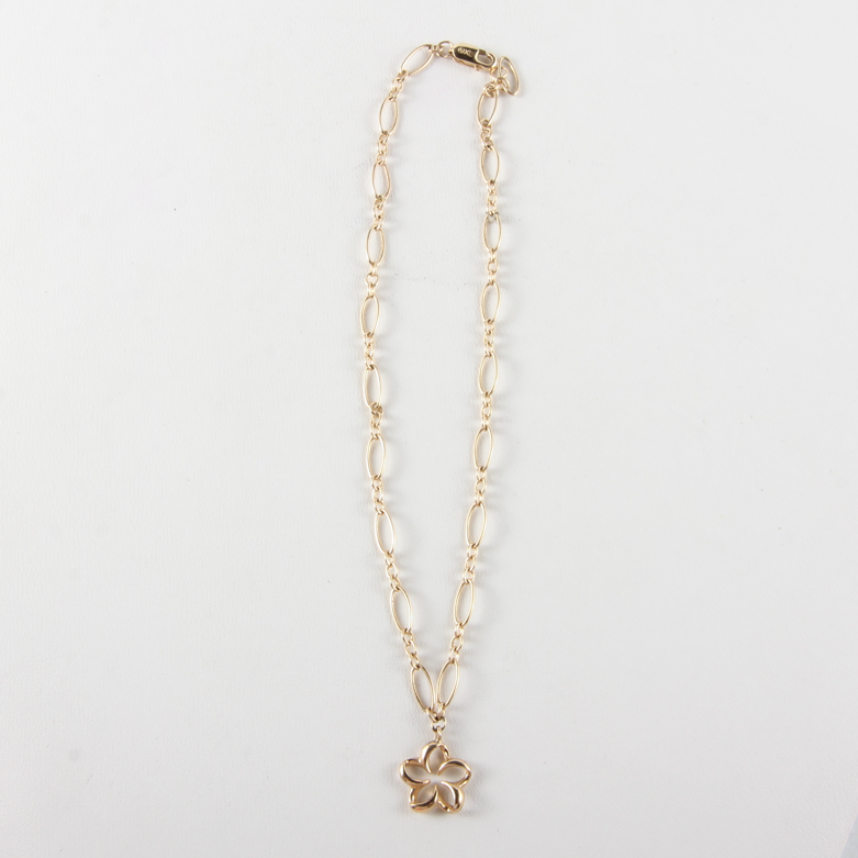 Na Hoku 14k Yellow Gold Hibiscus Flower Bracelet