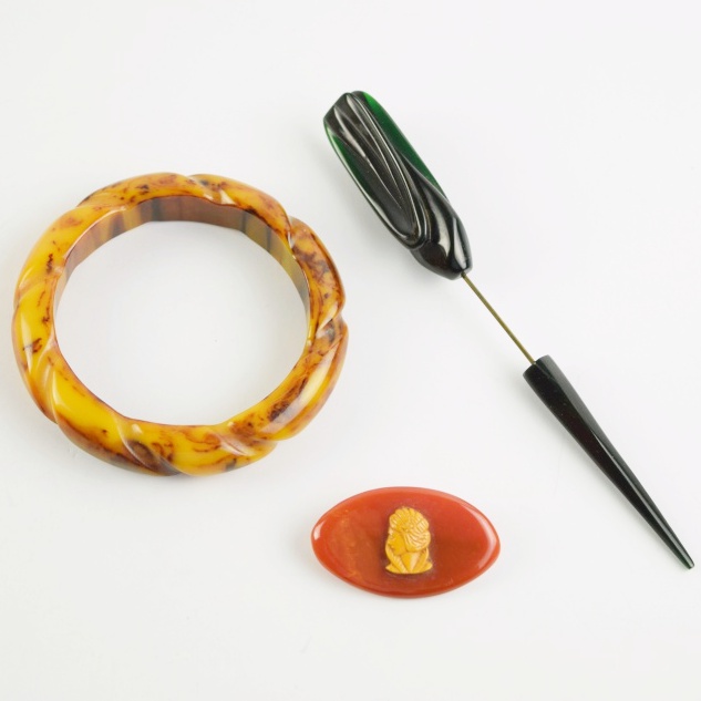 Vintage Bakelite Bangle Bracelet, Hat Pin and Brooch