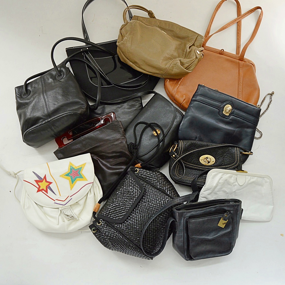 Women's Vintage Handbags in Leather