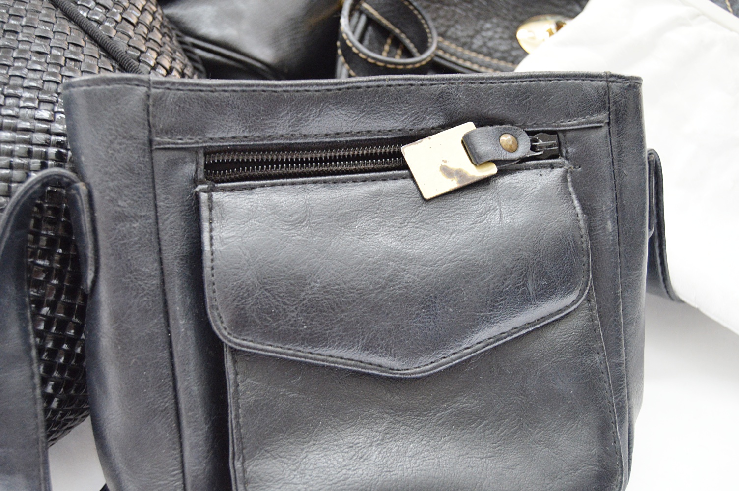 Women's Vintage Handbags in Leather