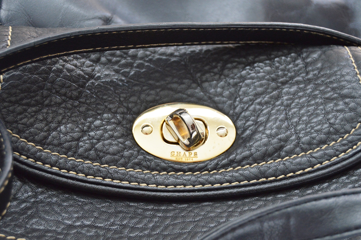 Women's Vintage Handbags in Leather