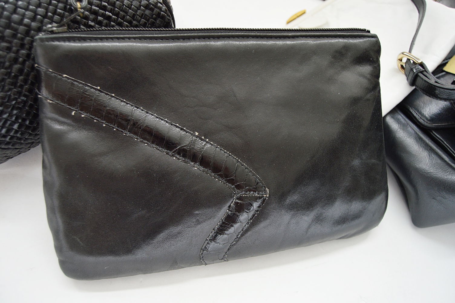 Women's Vintage Handbags in Leather