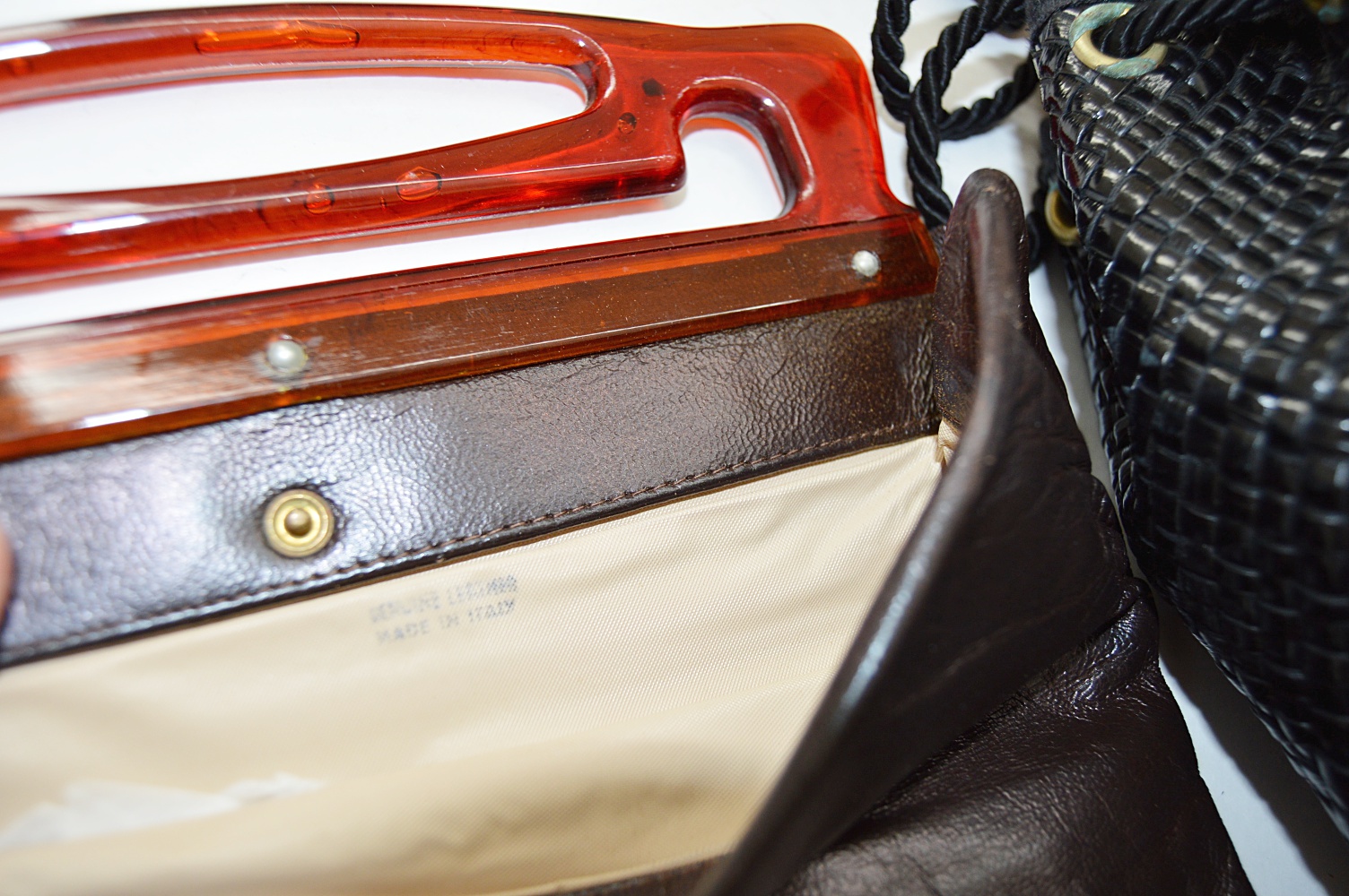 Women's Vintage Handbags in Leather