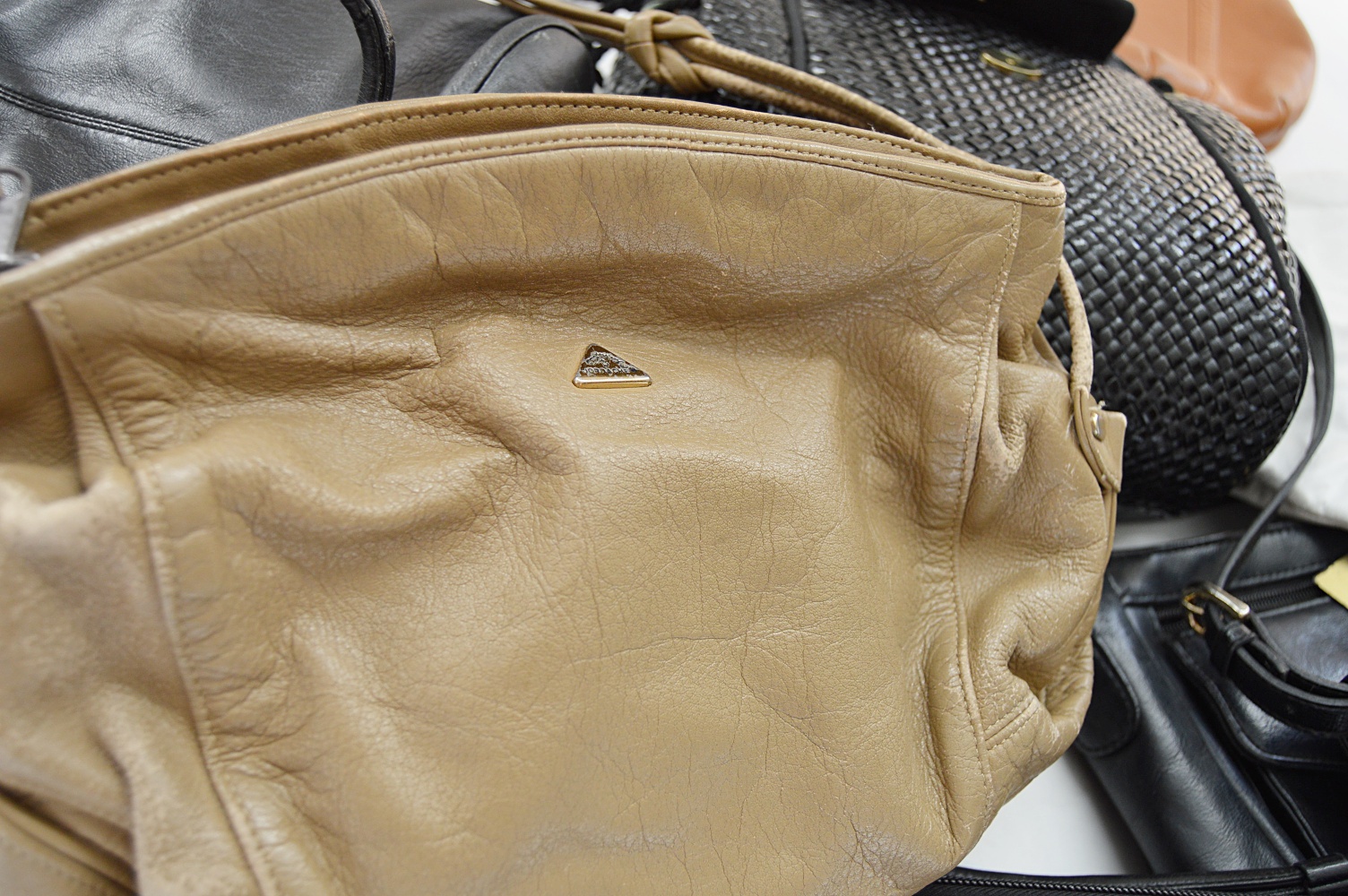 Women's Vintage Handbags in Leather