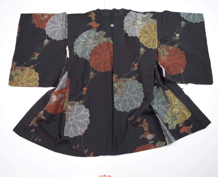 Showa Period Urushi Haori with Metallic Floral Medallions