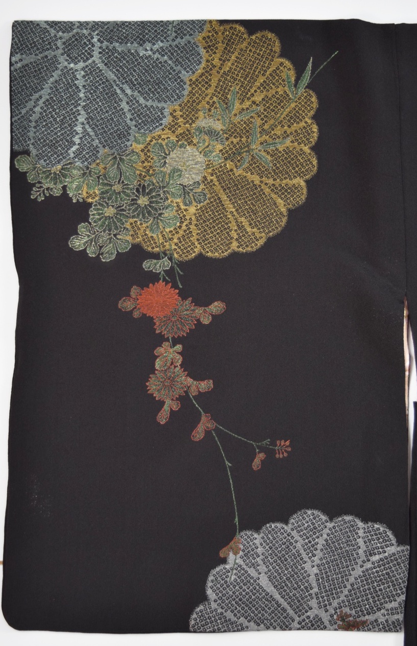 Showa Period Urushi Haori with Metallic Floral Medallions