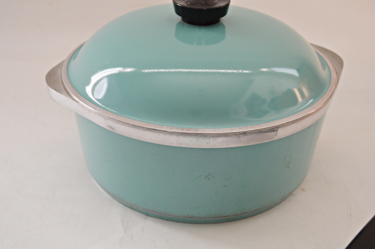 Club Aluminum Cookware in Enameled Aqua