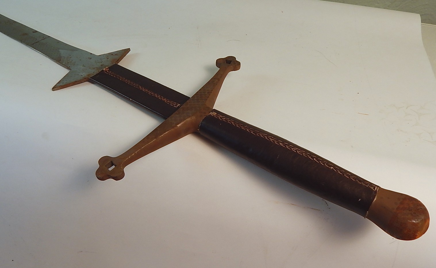 Handcrafted/forged Scottish Two-Handed Claymore Sword