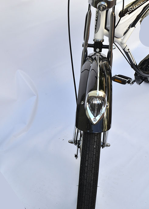 Schwinn Classic Deluxe 7 Cruiser Bicycle