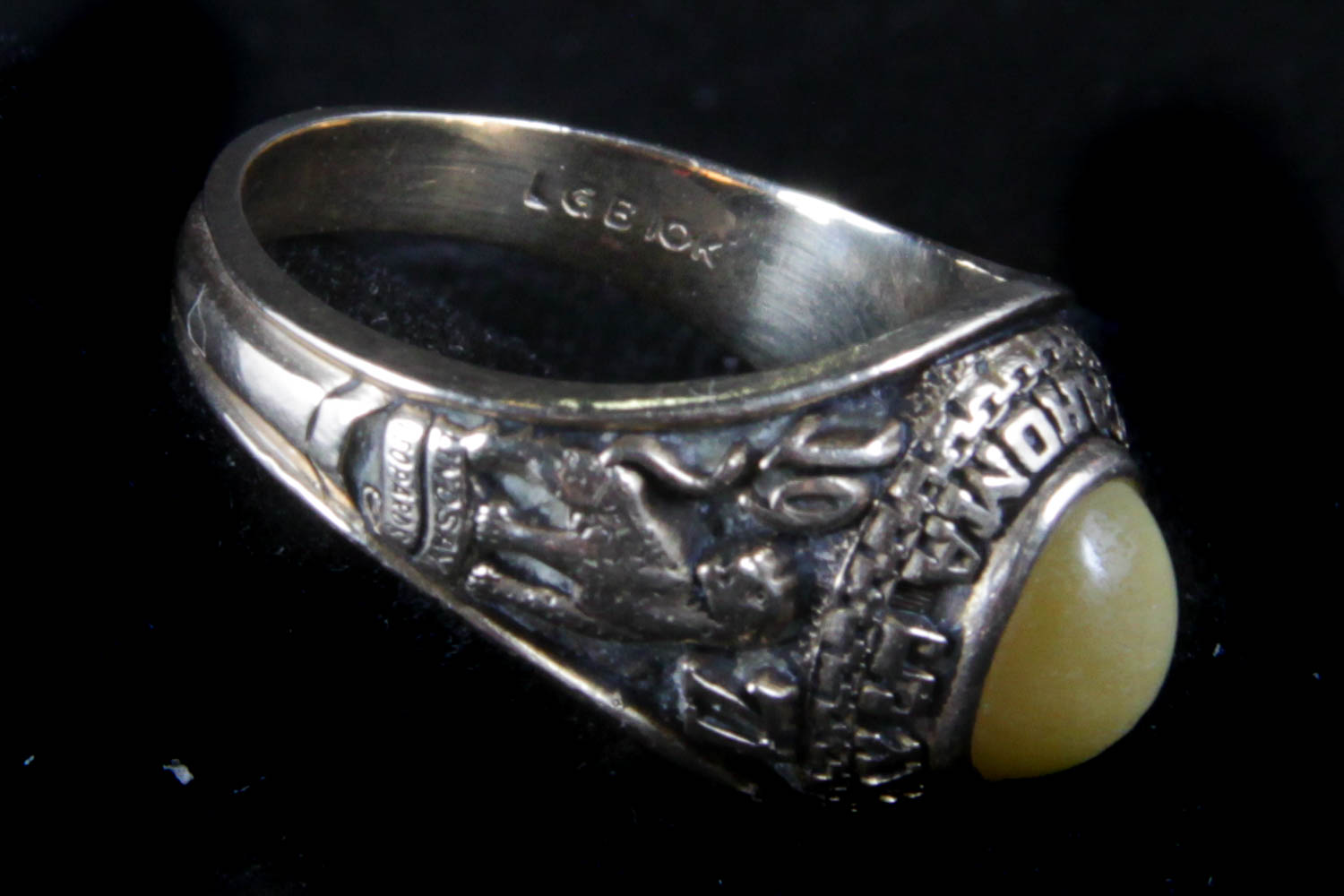 10k Gold Class Ring with Stone