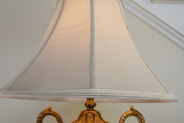 Urn Style Floral Painted Table Lamp