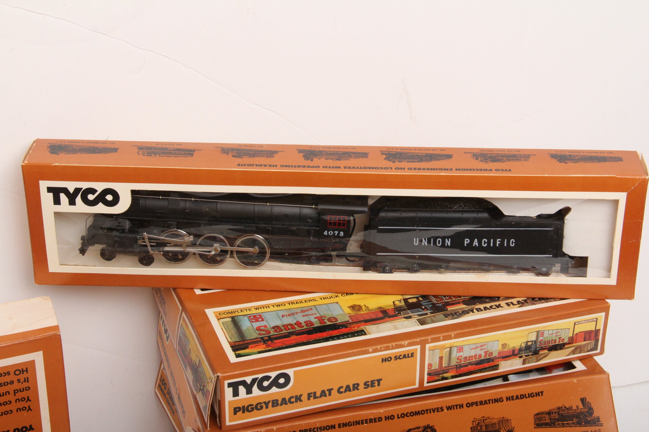 Vintage Tyco HO Train Set