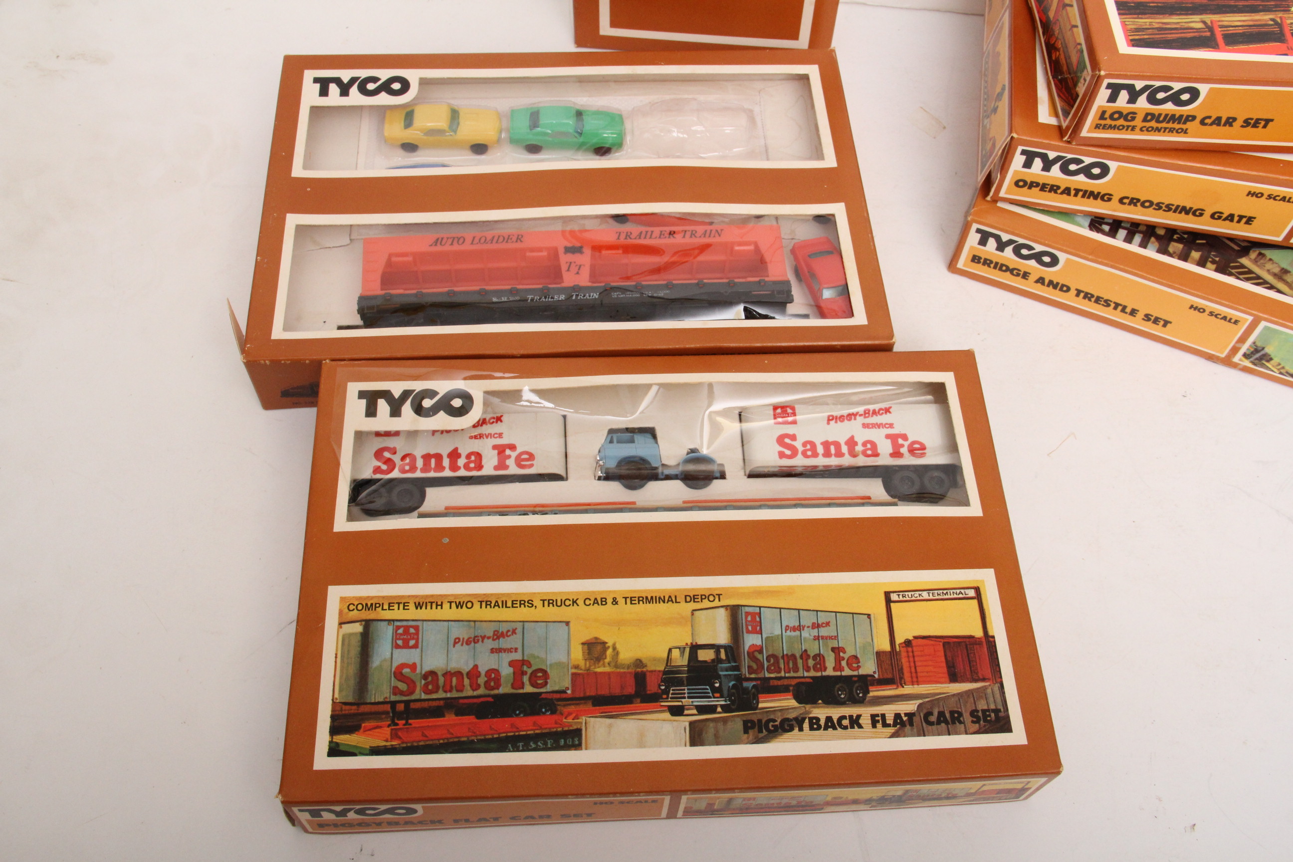 Vintage Tyco HO Train Set
