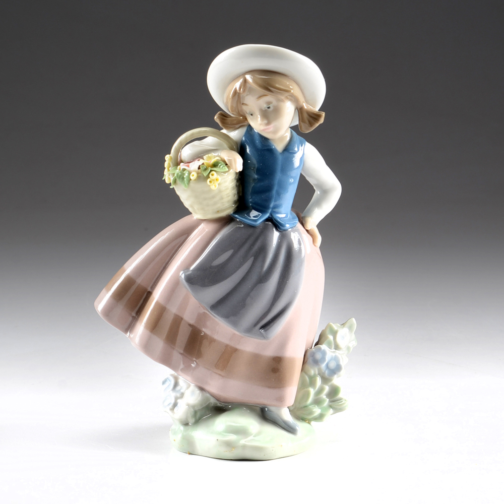 Lladro Porcelain "Sweet Scent" Porcelain Figurine