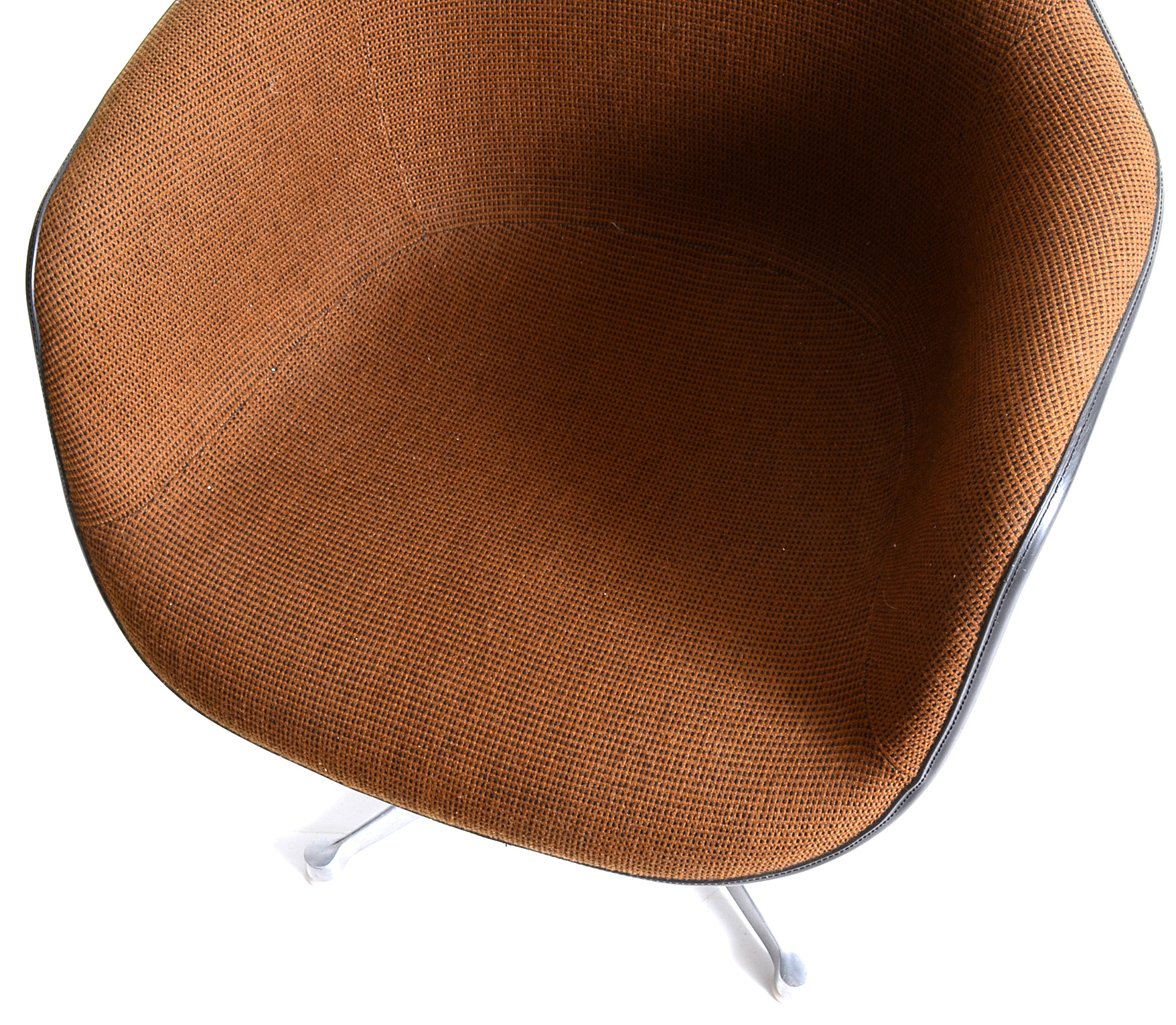 Herman Miller / Eames Fiberglass Shell Chair on Swivel Base