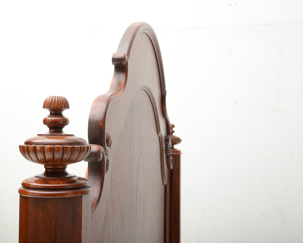 Lexington Furniture King Size Plantation Bed