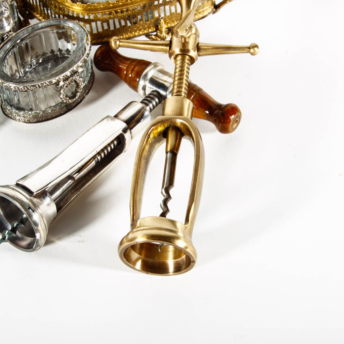 Assortment of Kitchen Items