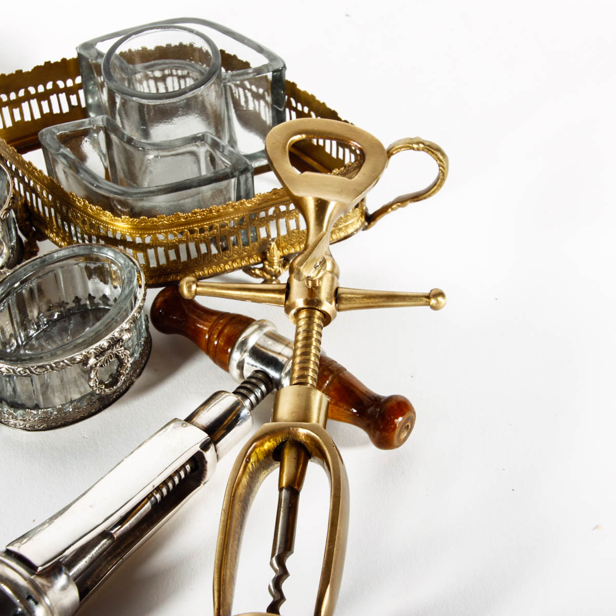 Assortment of Kitchen Items