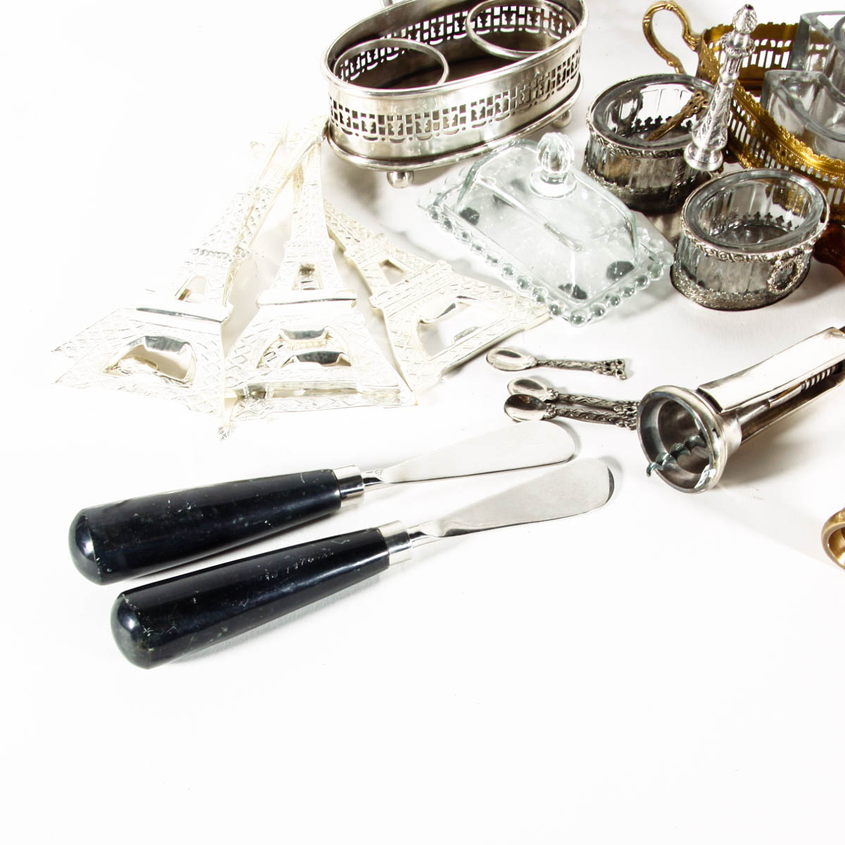 Assortment of Kitchen Items