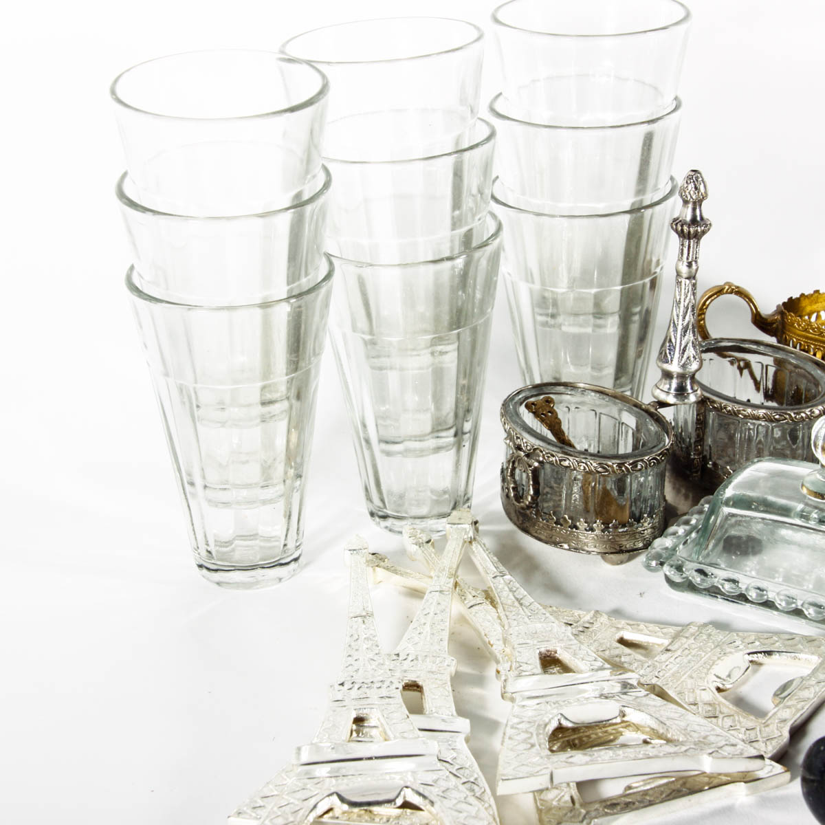 Assortment of Kitchen Items