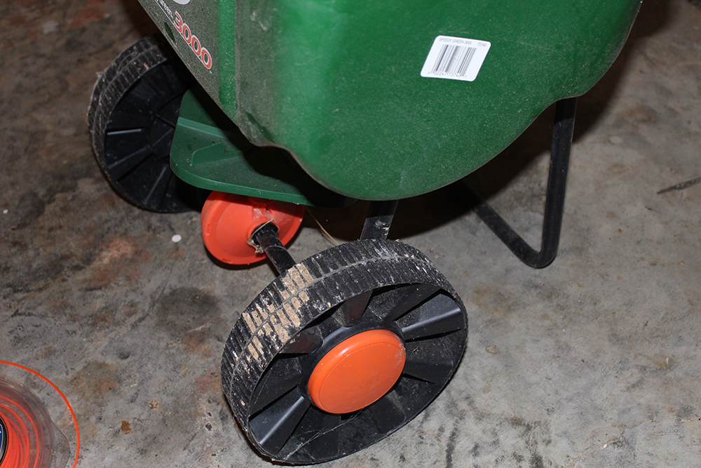 Craftsman Gas Weed Wacker and Scotts SpeedyGreen 3000 Push Spreader