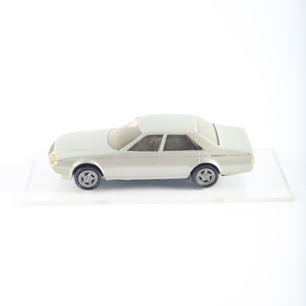 Die-Cast 1983 Ferrari Pinin Model Car